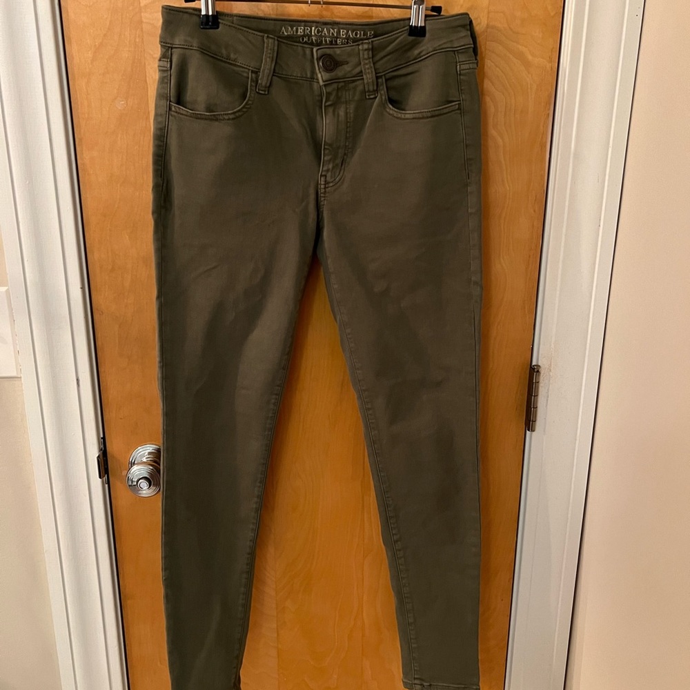 American Eagle army green pants size 6